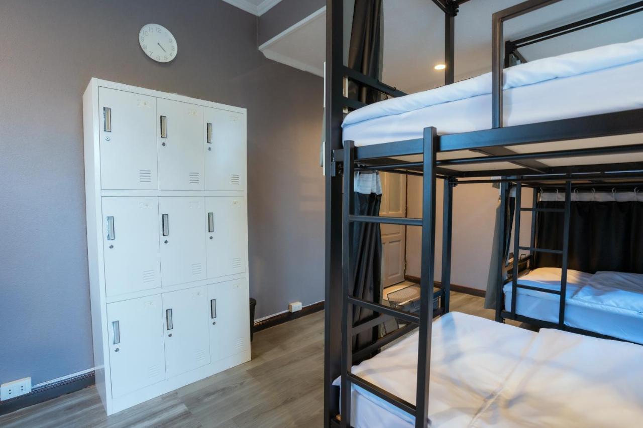 420 Hostel - Ekkamai Buds & Beds Bangkok Exteriör bild