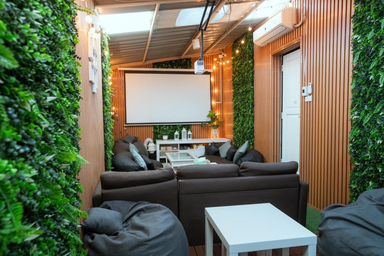 420 Hostel - Ekkamai Buds & Beds Bangkok Exteriör bild