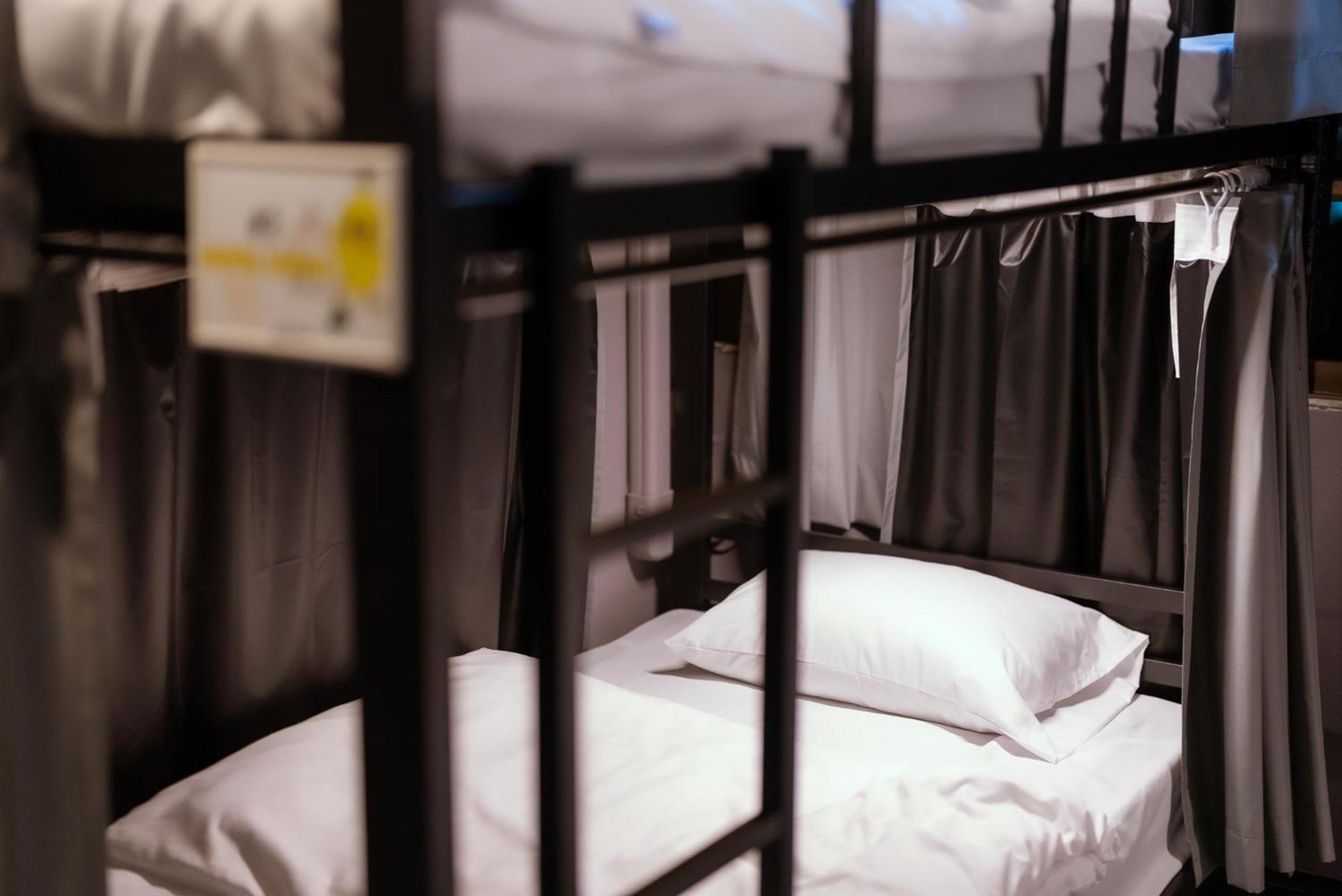 420 Hostel - Ekkamai Buds & Beds Bangkok Exteriör bild