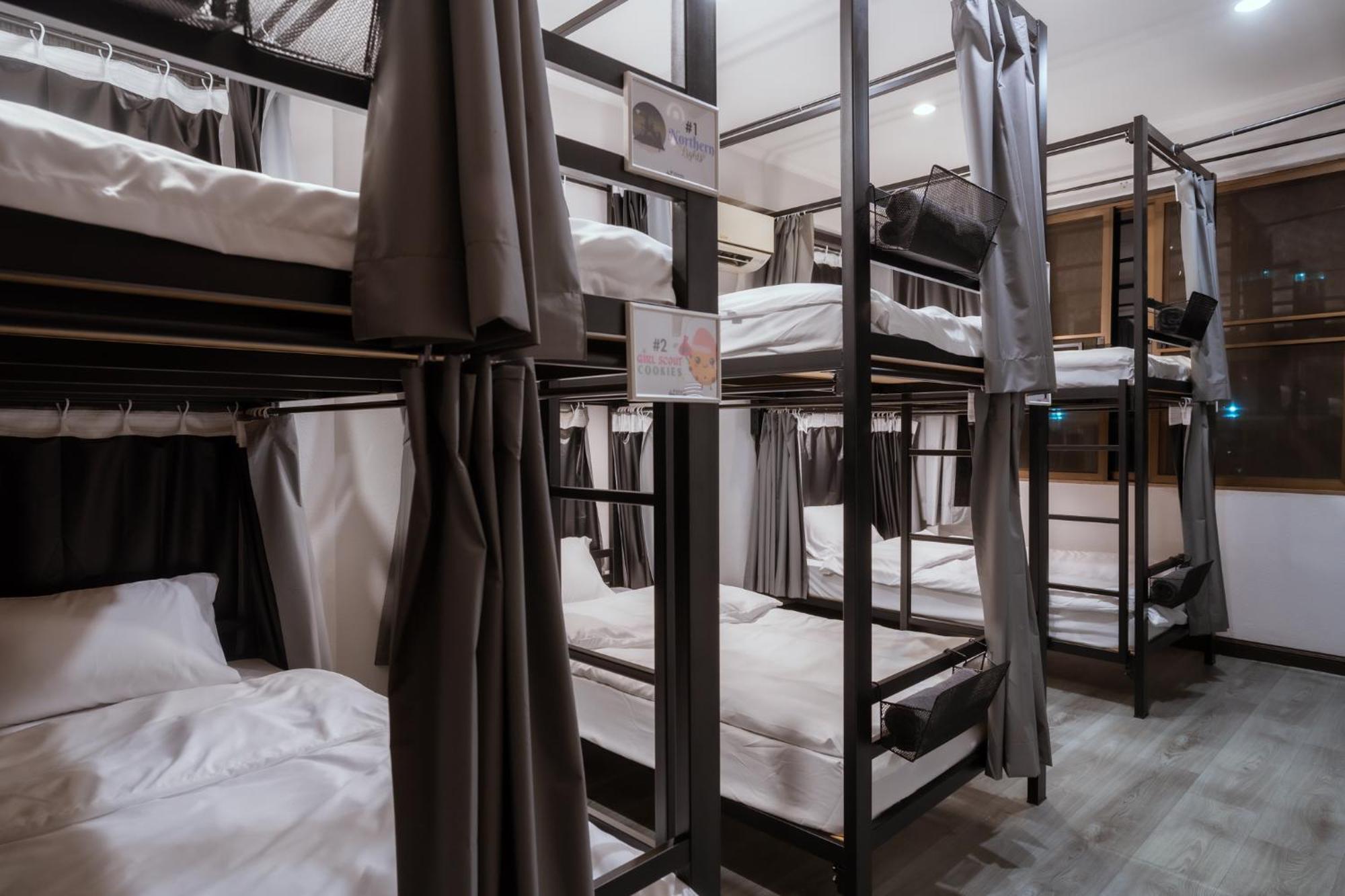 420 Hostel - Ekkamai Buds & Beds Bangkok Exteriör bild