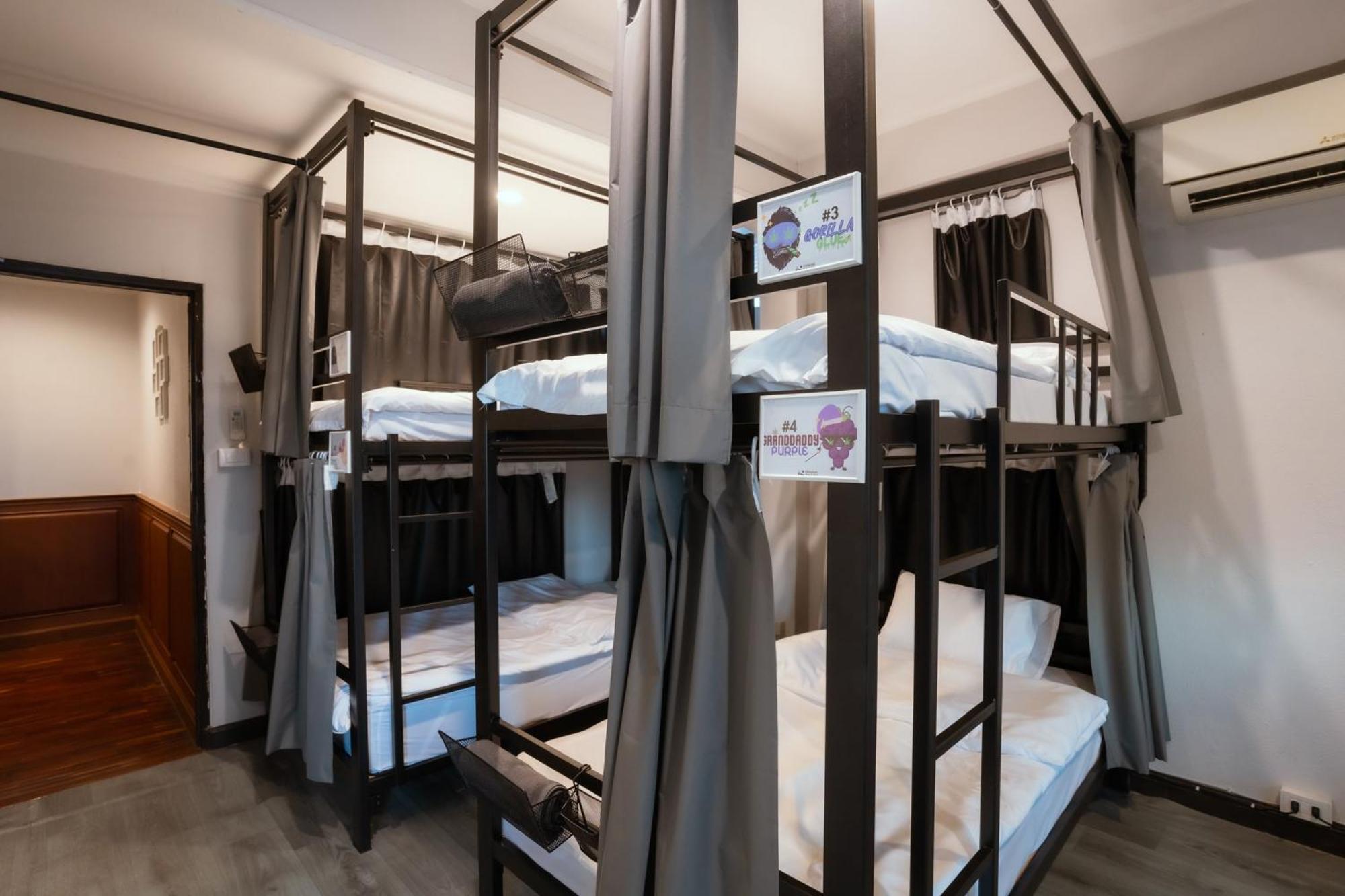 420 Hostel - Ekkamai Buds & Beds Bangkok Exteriör bild